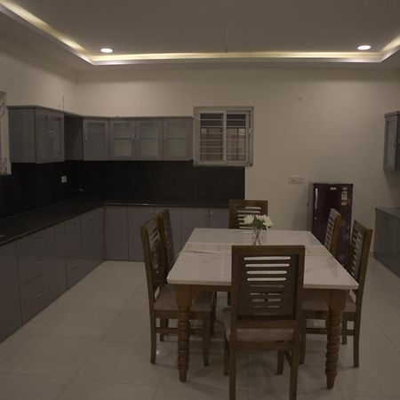 Dcasa Apartment Hotel Haiderabad Buitenkant foto