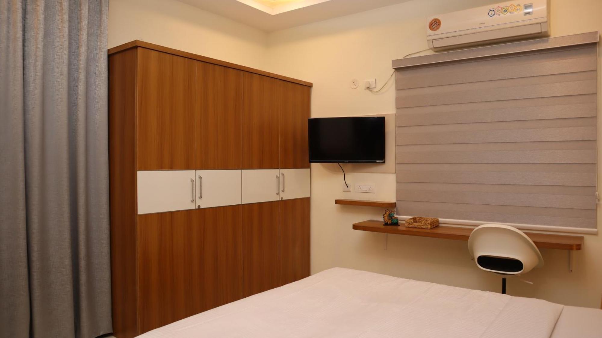 Dcasa Apartment Hotel Haiderabad Buitenkant foto