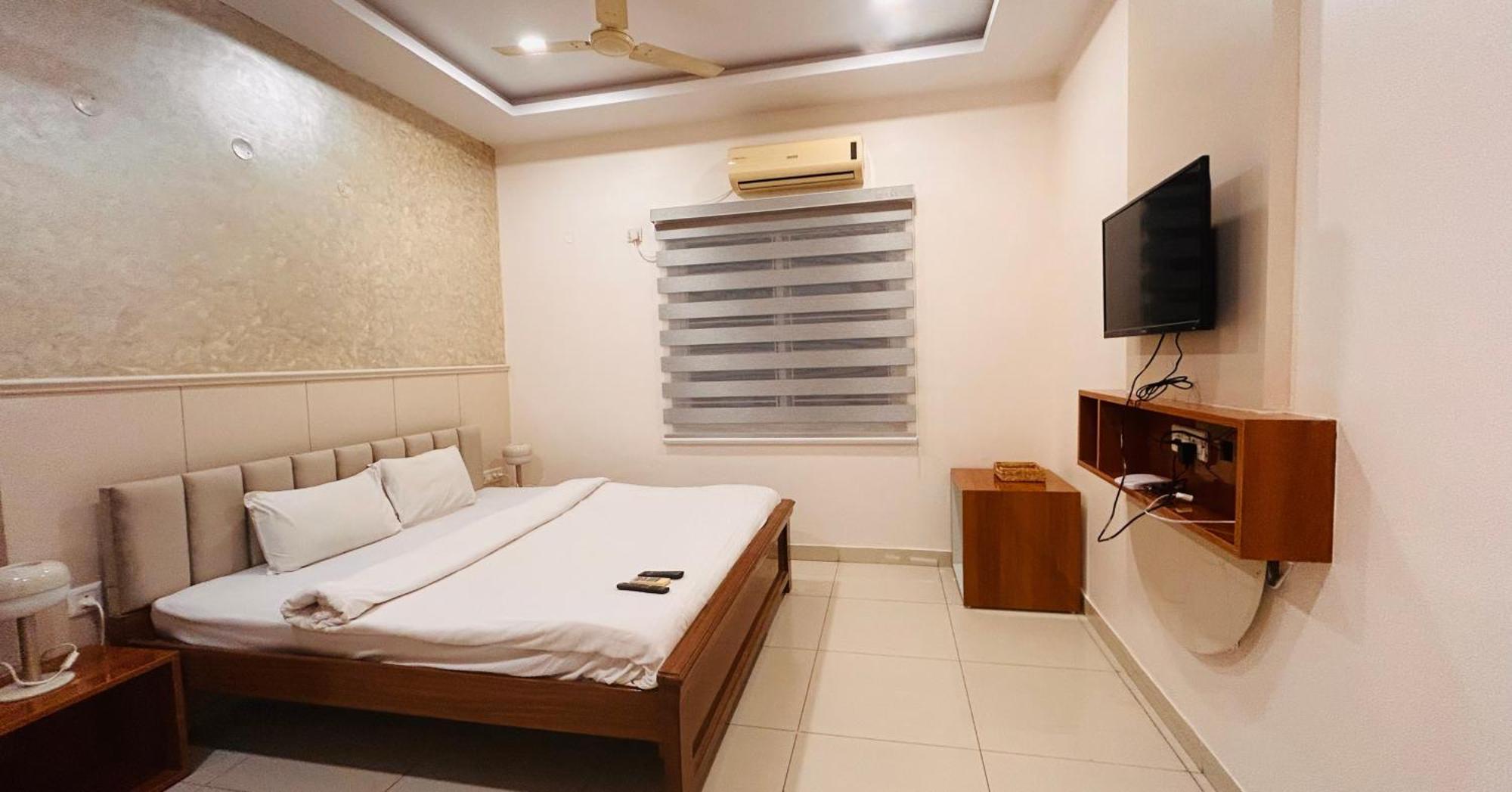 Dcasa Apartment Hotel Haiderabad Buitenkant foto