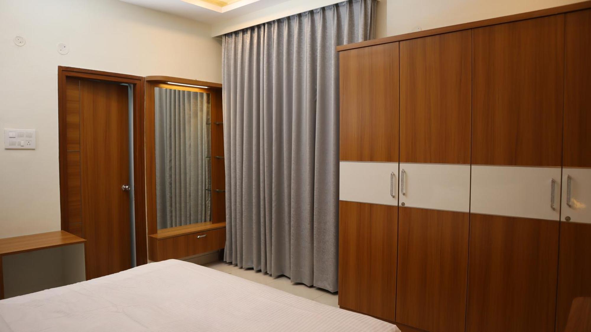 Dcasa Apartment Hotel Haiderabad Buitenkant foto